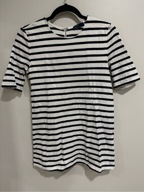 GAP Black and White Striped Short Sleeve Top